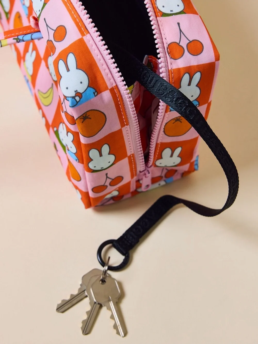 BAGGU X MIFFY X UO Orange and Pink Bowler Bag NEW NWT - Picture 3 of 6